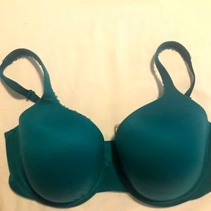 Victoria’s Secret 34DD